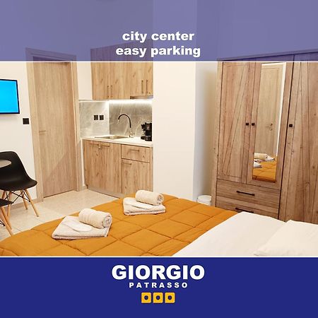 Giorgio Patrasso - Micro Apartment In The Center Of Patras Exteriör bild