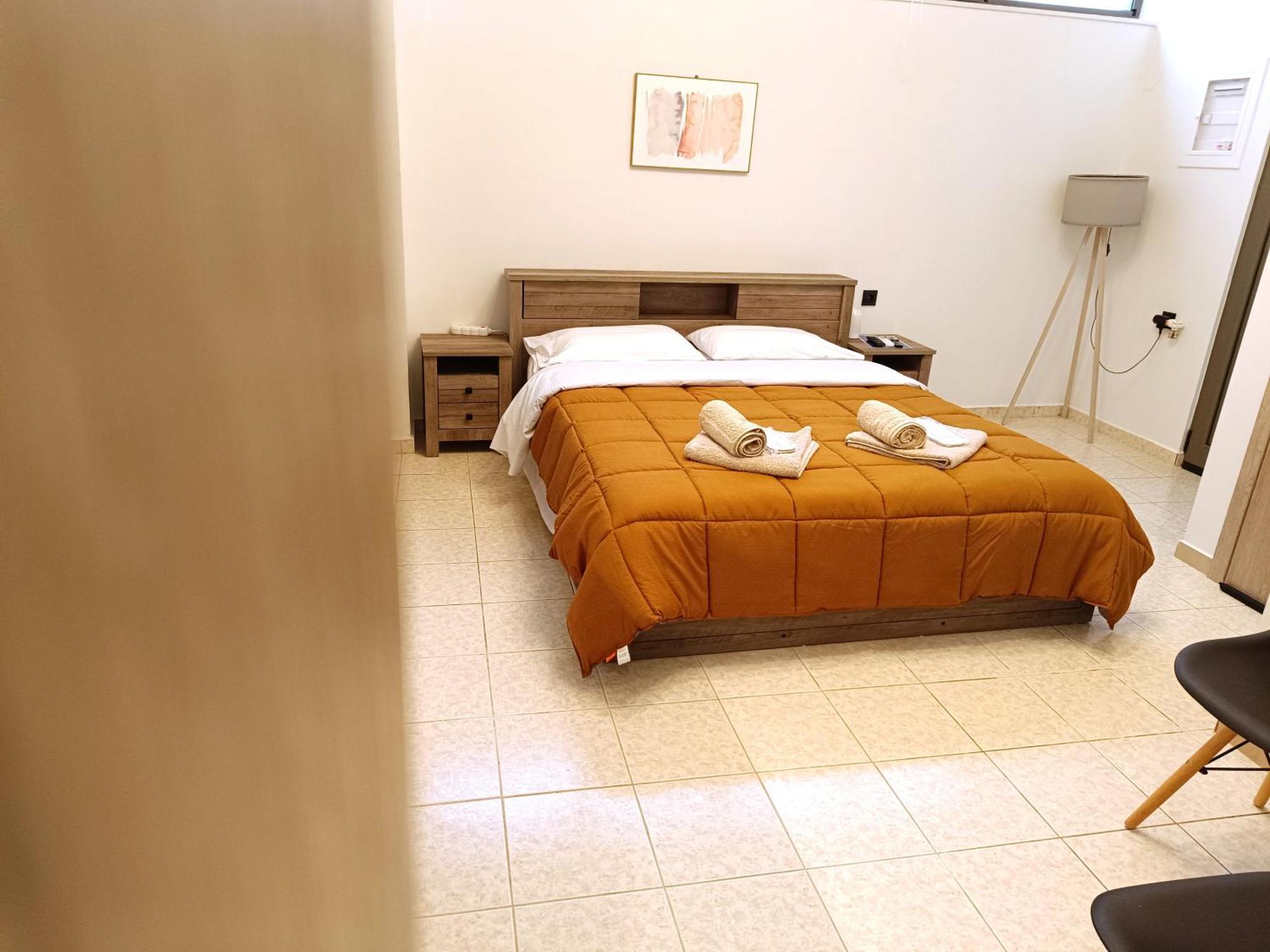 Giorgio Patrasso - Micro Apartment In The Center Of Patras Exteriör bild